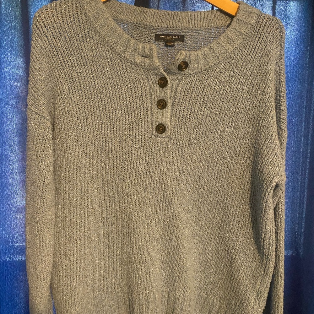 American Eagle Gray Knit Sweater